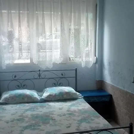 Budget Near Metro! Salonicco